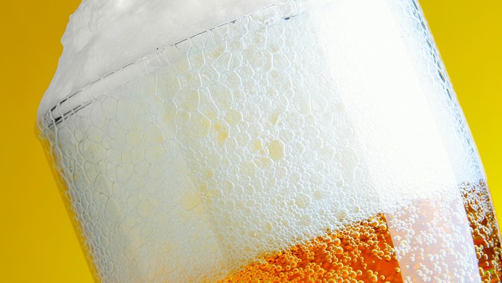 Malá pěna neznamená, že se vás barman snaží oklamat